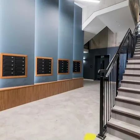 Professional 2 Bed City Centre Luxury Apartment