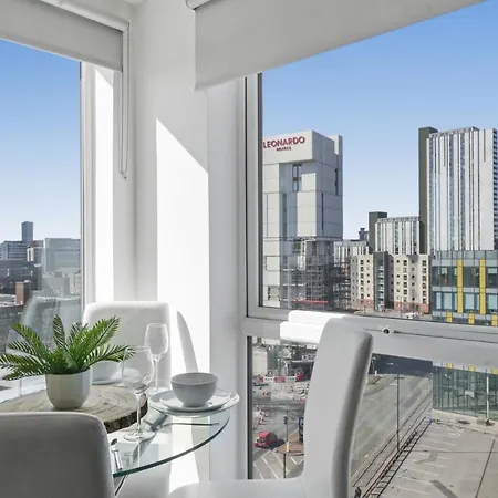 Stunning Centre Penthouse - Sleeps 10 - Parking Апартаменты Манчестер