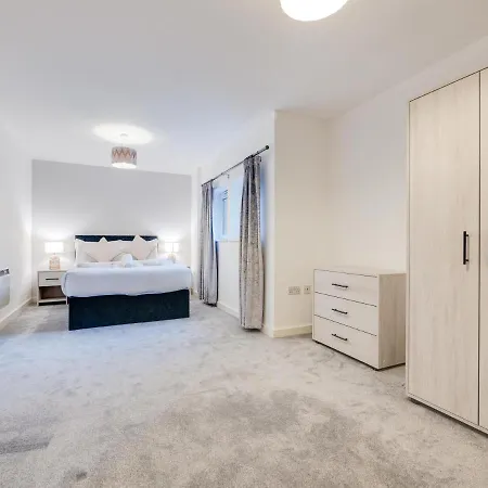 Pass The Keys Spacious With Parking Mánchester