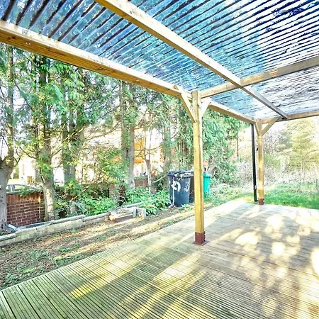 Lovely 1 Bed House Share! Free Off Road Parking! Large Rear Garden