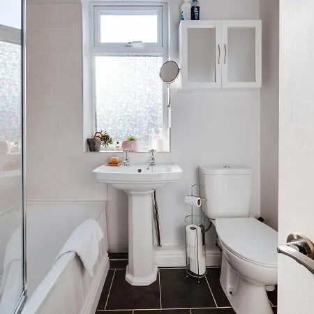 Holiday home Cheerful 2 Bedroom Property Levenshulme Manchester