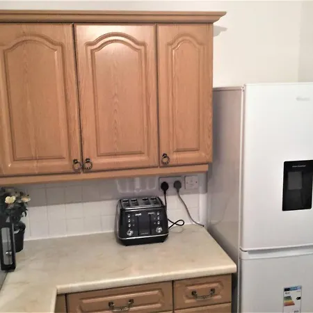 Quiet Residential Area Within Easy Reach To Town Holiday home
