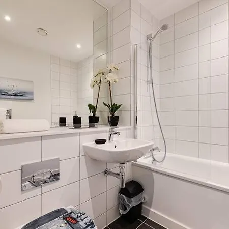 Apartment Stylish And Stunning Waterside Apt - Old Trafford *