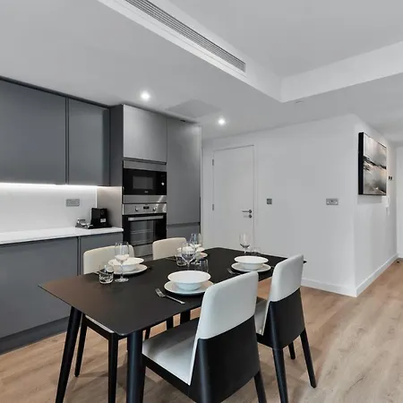 Aparthotel Citysuites 2 5*