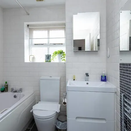 度假居 Lovely House With Office & Parking! *