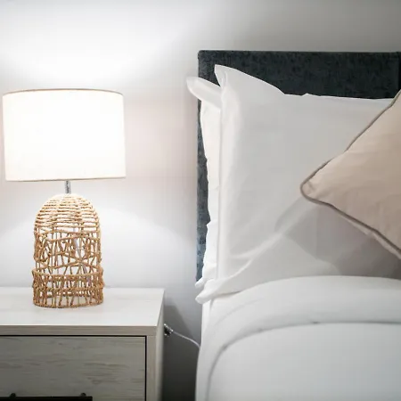 Pass The Keys Spacious With Parking Apartamento