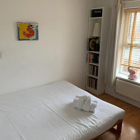 Lovely House With Office & Parking! *