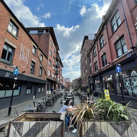 Quay * Manchester