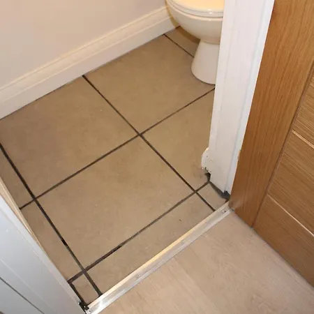 בית נופש Beautiful, Spacious, Old Trafford *