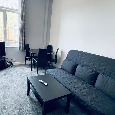 Best Apartments アパート *