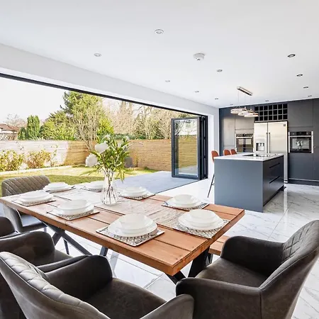 Apartment Luxurious 7 Bedroom House In Didsbury, Manchester