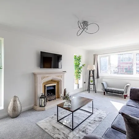 Luxurious 7 Bedroom House In Didsbury, * Manchester