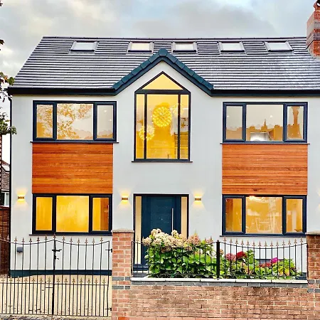 Apartment Luxurious 7 Bedroom House In Didsbury, *