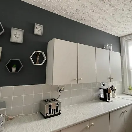 Kozyguru Ancoats Character 2Bedroom 3Beds Apt- Minutes From City Centre Uman046 *