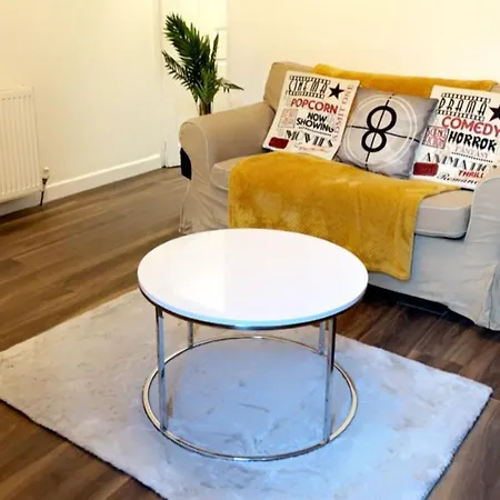 Nyaraló M18 Abbey Hey *