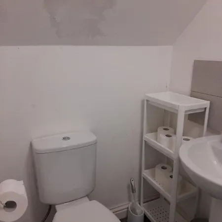 Zest Two Apartment *