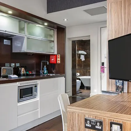 Roomzzz 4* Manchester