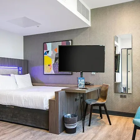 Roomzzz Victoria
