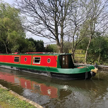 Konukevi Canalside Ensuite Room