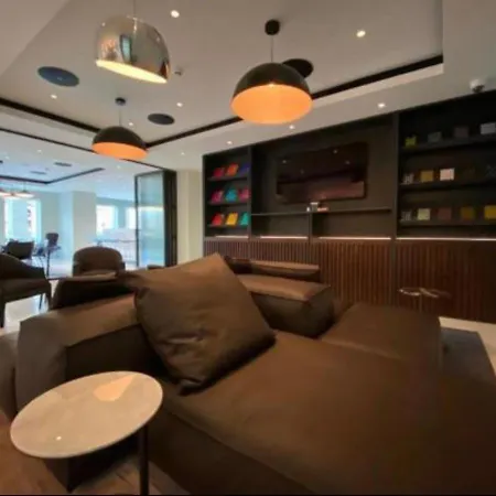 Apartment Brand New Luxury Centre 2 Bed Skyline Views