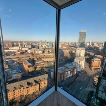 Brand New Luxury Centre 2 Bed Skyline Views Manchester