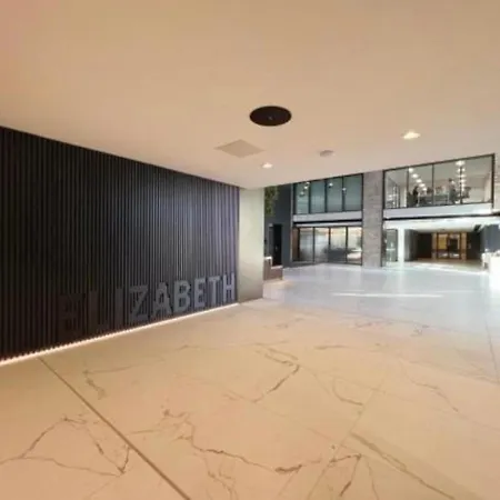 Brand New Luxury Centre 2 Bed Skyline Views Apartment