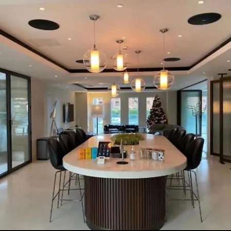 Brand New Luxury Centre 2 Bed Skyline Views Apartment Manchester