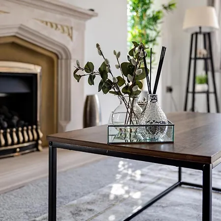 Luxurious 7 Bedroom House In Didsbury, * Manchester