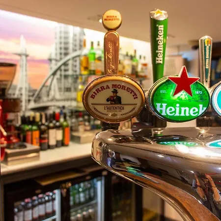 国敦曼切斯特酒店 酒店 4*