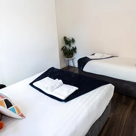 M18 Abbey Hey Nyaraló