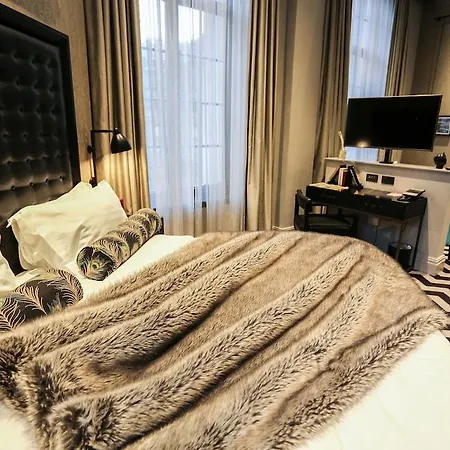 Gotham Hotel 5*