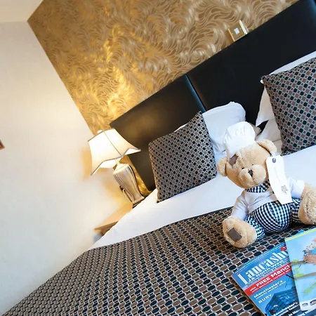 South 3* マンチェスター