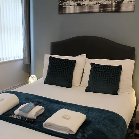 Mitre Centre 3*