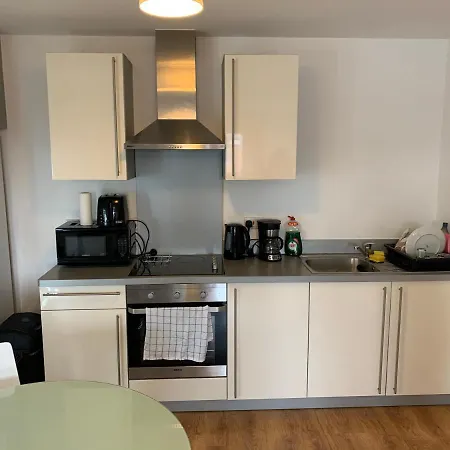 Immaculate 2-Bed Apartment In Manchester *
