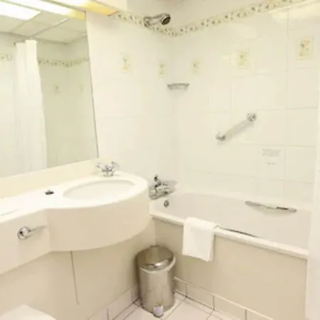Fairways & Leisure Club Hotel