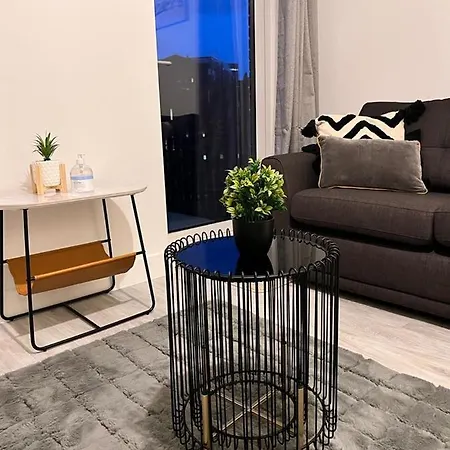 Manchester City Central - 2 Bedroom Apartment With Balcony!
