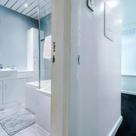 The Seedley 4 Bedroom House - Salford Manchester * Manchester