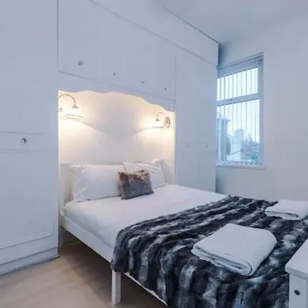 The Seedley 4 Bedroom House - Salford Manchester Holiday home Manchester