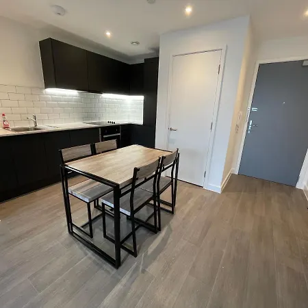 Lovely 2Bed2Bath Apartment With Free Parking And Wifi