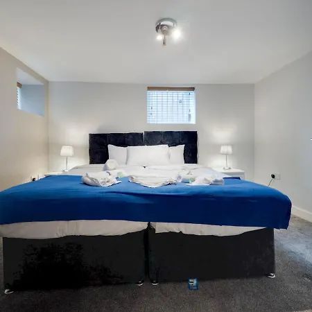 Apartment Pass The Keys Lovely 2 Bedroom In