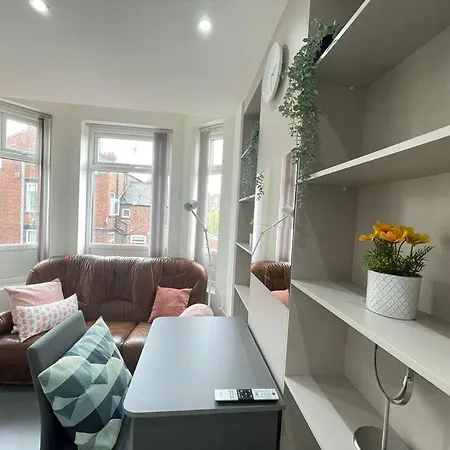 Bijou Studio Flat Curry Mile - Newly Renovated - Free Parking