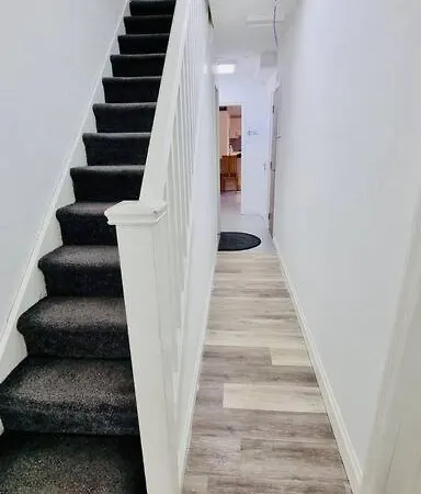 Bijou Studio Flat Curry Mile - Newly Renovated - Free Parking