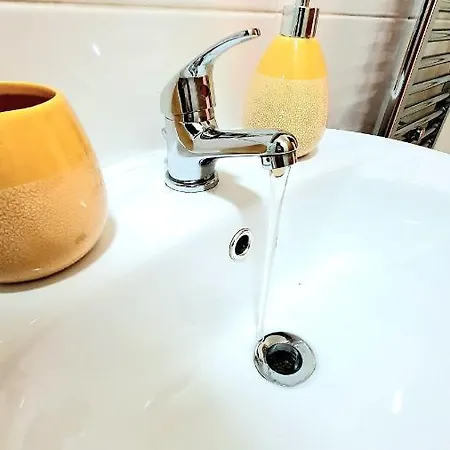 Salford Ark Comfort Near Salford Royal And Trafford Centre *