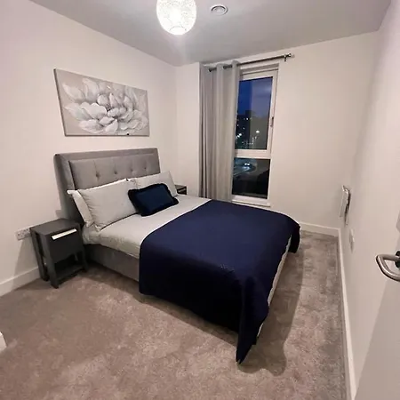 Manchester City Central - 2 Bedroom Apartment With Balcony! Апартаменты Манчестер