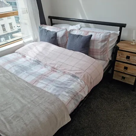 City View 2-Bed Apartment In Manchester *