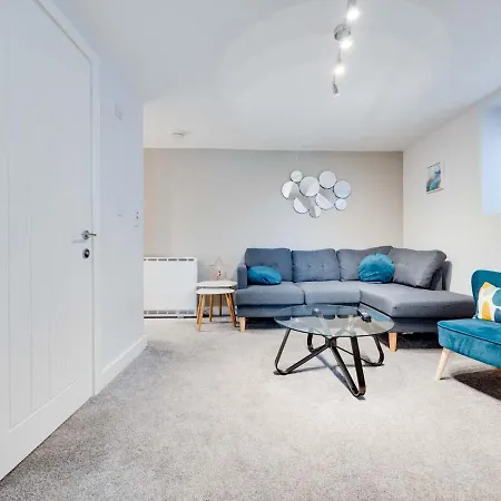 Pass The Keys Lovely 2 Bedroom In Manchester