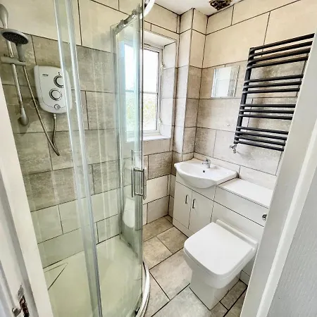 Spacious 3-bedroom House With 5 Beds And Sofa-bed Holiday home *