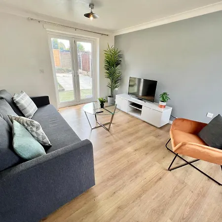 Spacious 3-bedroom House With 5 Beds And Sofa-bed Holiday home