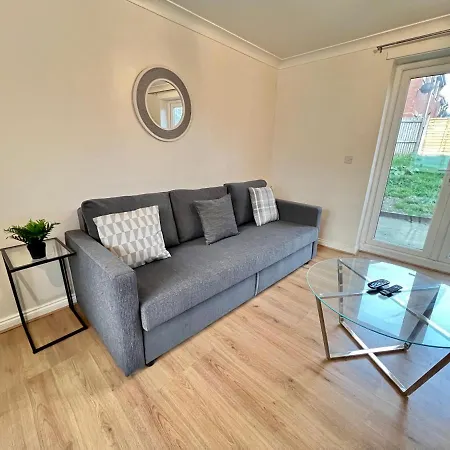 Spacious 3-bedroom House With 5 Beds And Sofa-bed Manchester