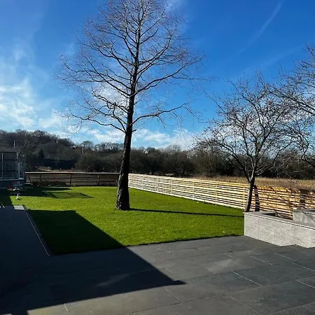 Luxury Close To The With Hot Tub & Bbq Fire Pit. בית נופש מנצ'סטר